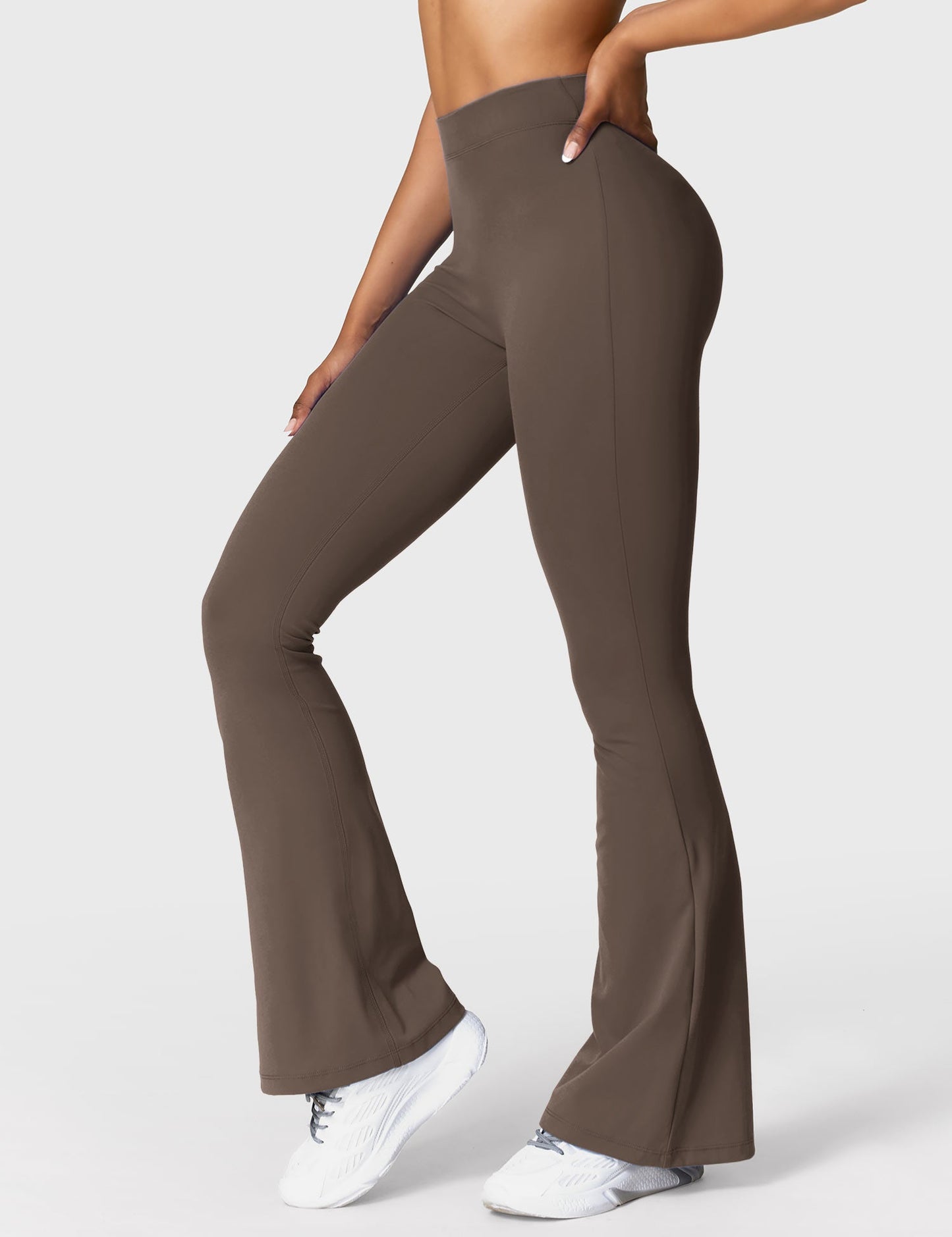 Cheekee V-back Flared Leggings